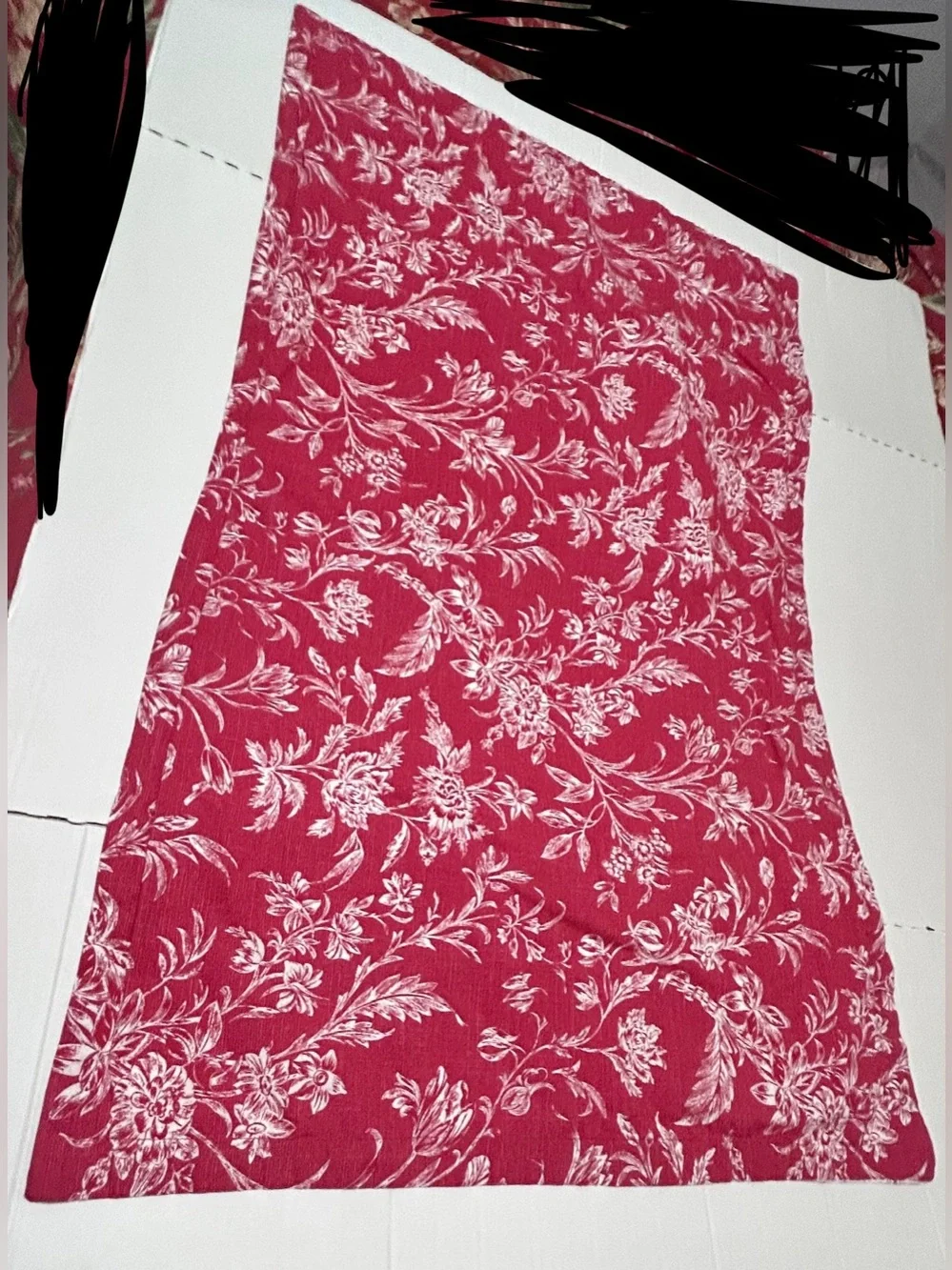 Laura Ashley Floral Toile/ Plaid Red Pillow One Sham King.